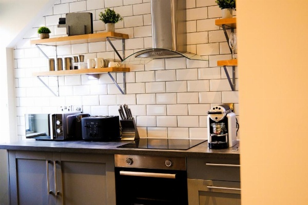 Glen Mhor Hotel at Uile-bheist 'Brewstillery' image 82