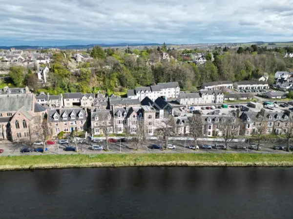 Glen Mhor Hotel at Uile-bheist 'Brewstillery' 6